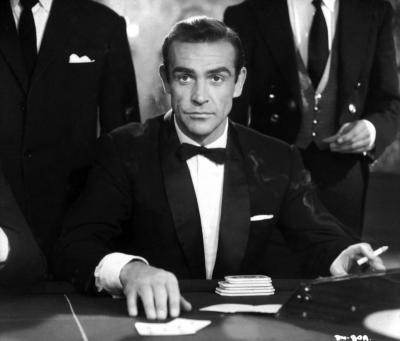 James Bond spielt Baccarat James Bond spielt Baccarat